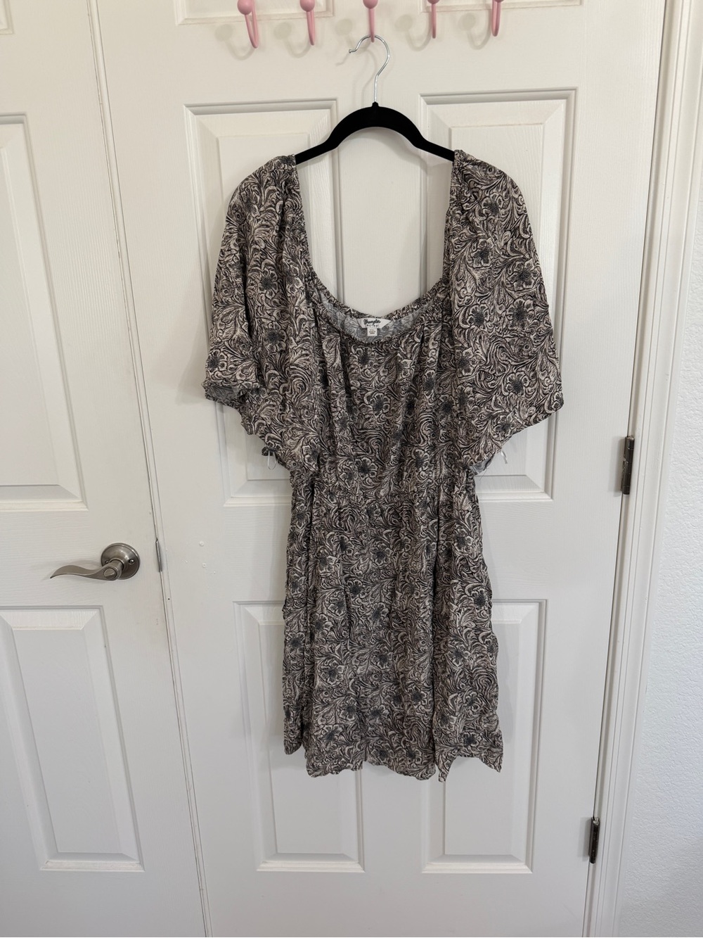 Wrangler Retro Neutral Paisley Short Sleeve Mini Dress with Elastic Waistband